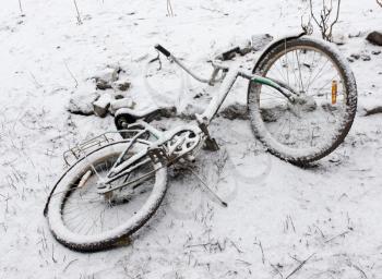 bike in the snow in the winter