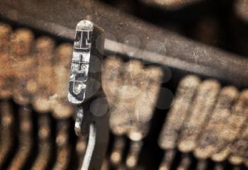 T hammer for writing with an old manual typewriter - warm filter