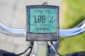 Electric bicycle display in the sun, 100 procent power left