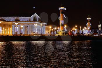 Night scenery of embankment and bridge in Sankt Petersburg