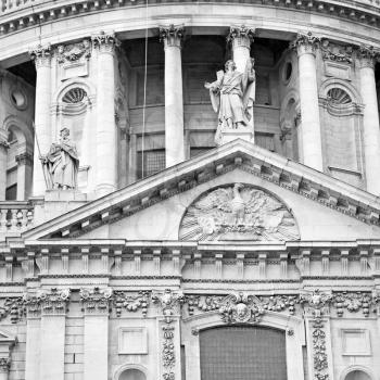st paul cathedral in london england old construction and religion