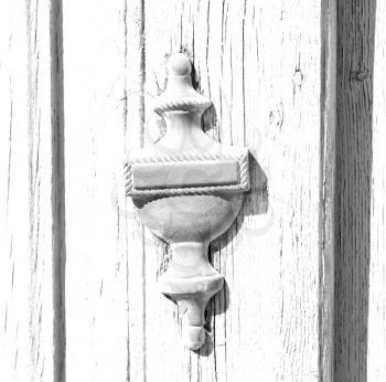 door   in italy old ancian wood and traditional               texture nail