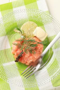 Gravlax (cured salmon) with lime, dill and butter