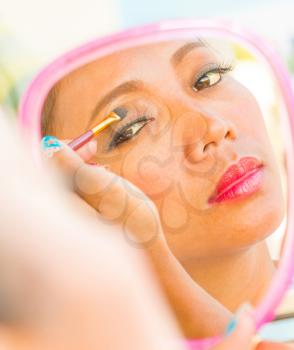 Eyeshadow Eye Mirror Applying Showing Eyes Cosmetics